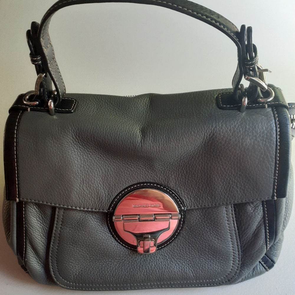 Michael kors purse just posted 5/16
